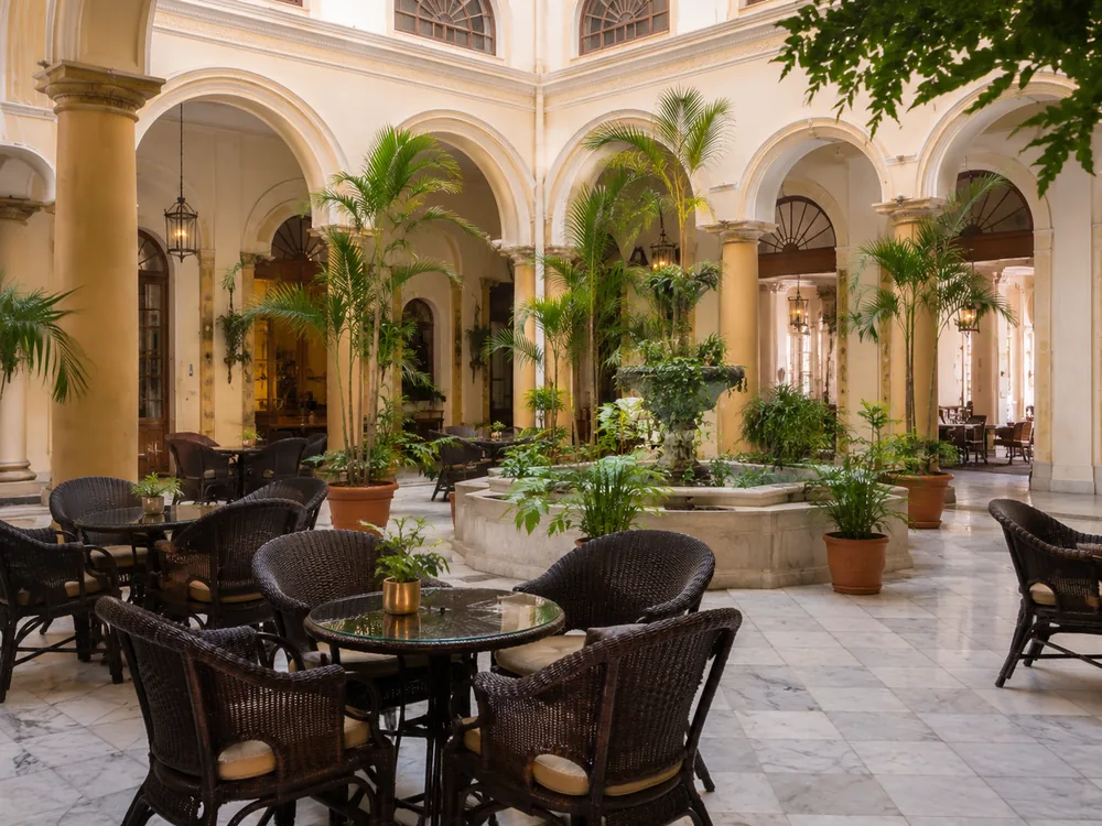 Patio interior clásico